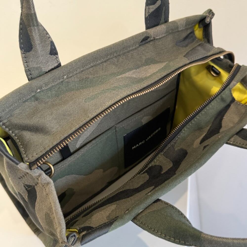 Limited‼️Marc Jacobs The Camo Jacquard Medium Tote Bag 2S4HTT002H03 $325 - Picture 6 of 12